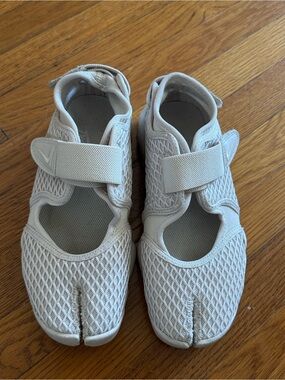 Nike rifts off white